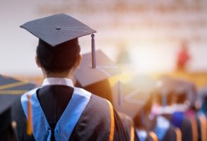 35 Ucapan Selamat Wisuda untuk Sepupu yang Inspiratif dan Berkesan