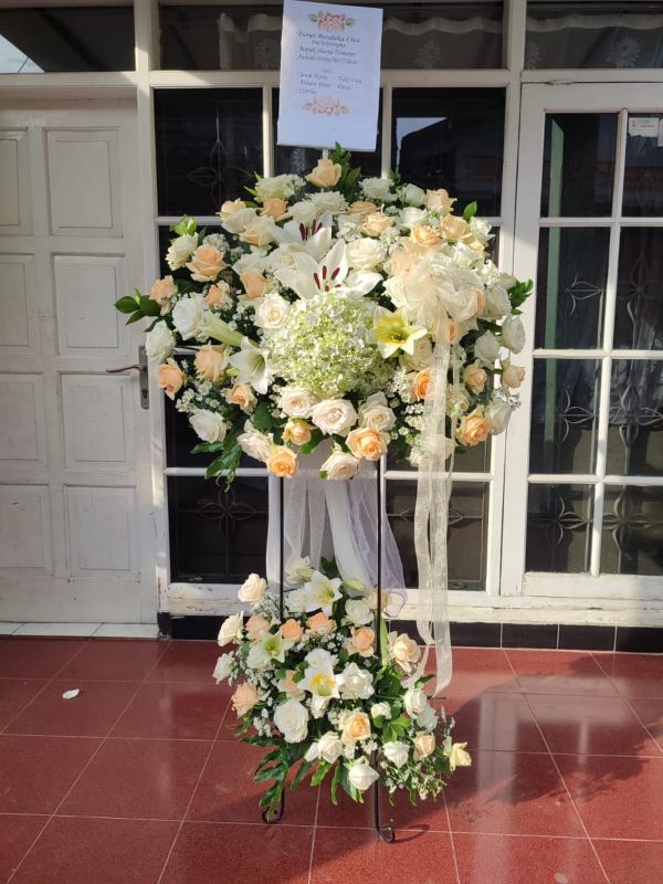 Standing Flower ke rumah duka Angsapura Medan Standing flower dukacita ke rumah duka Angsapura Medan