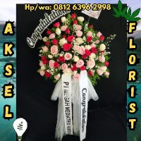 Standing Flower Pernikahan Elegan untuk Acara di Hotel Medan